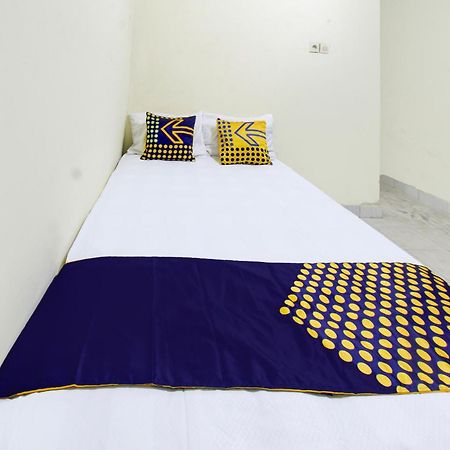 Oyo Life 93284 Kos Cendana Raya Hotel Mataram Buitenkant foto