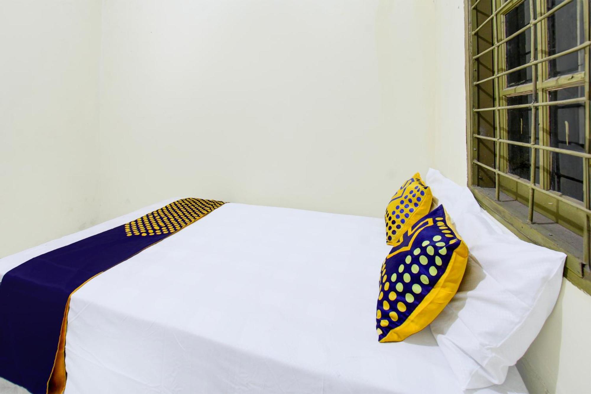 Oyo Life 93284 Kos Cendana Raya Hotel Mataram Buitenkant foto
