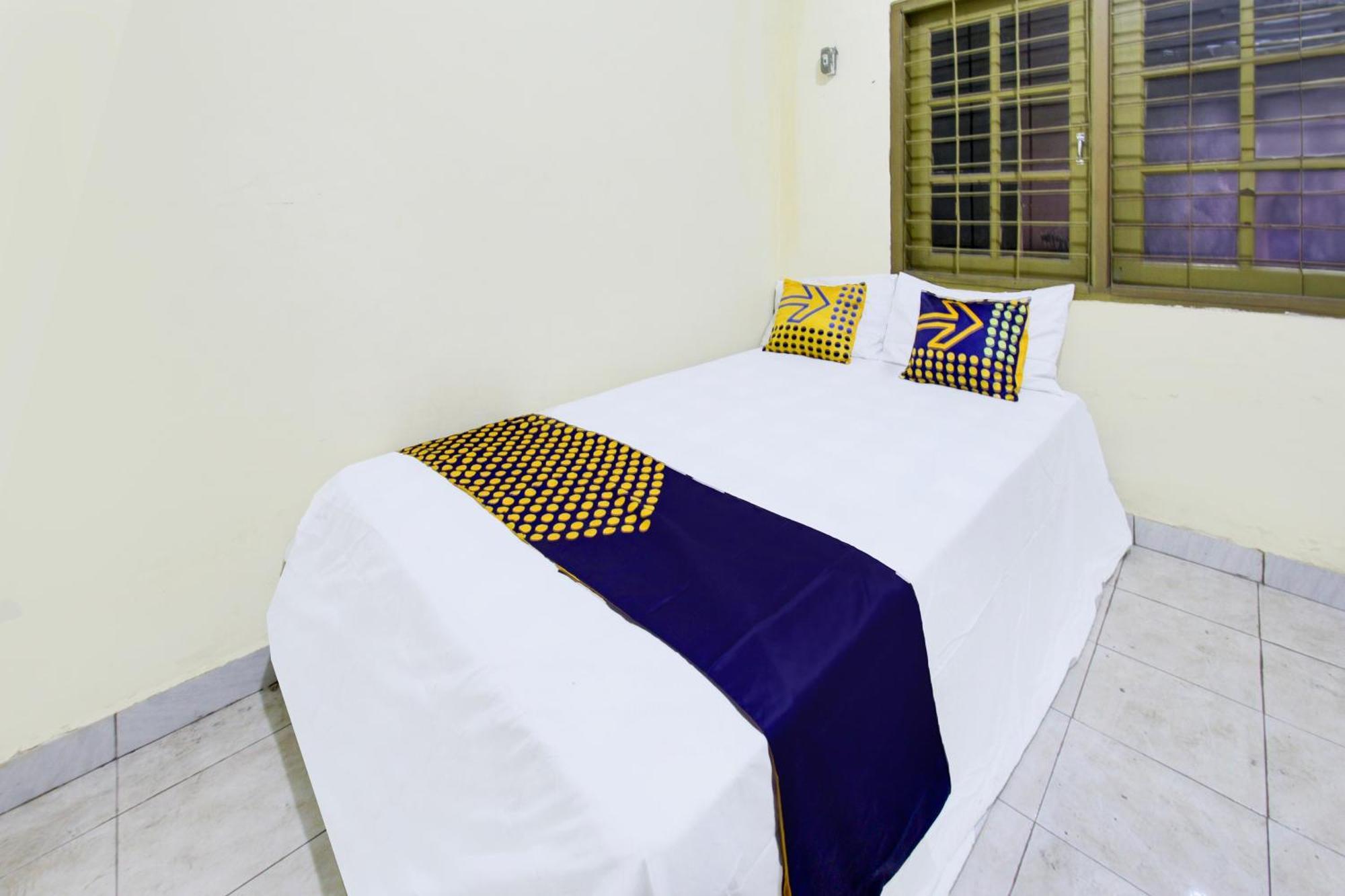 Oyo Life 93284 Kos Cendana Raya Hotel Mataram Buitenkant foto