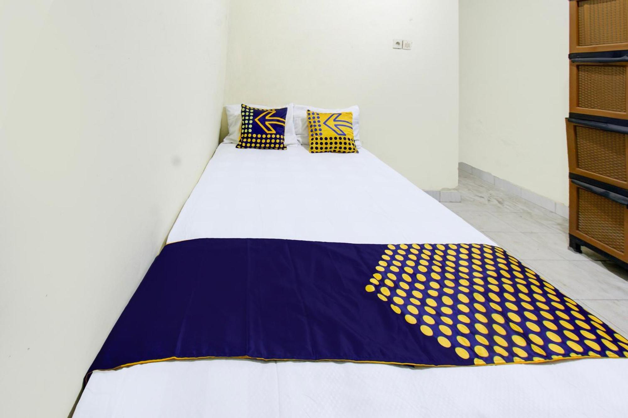 Oyo Life 93284 Kos Cendana Raya Hotel Mataram Buitenkant foto