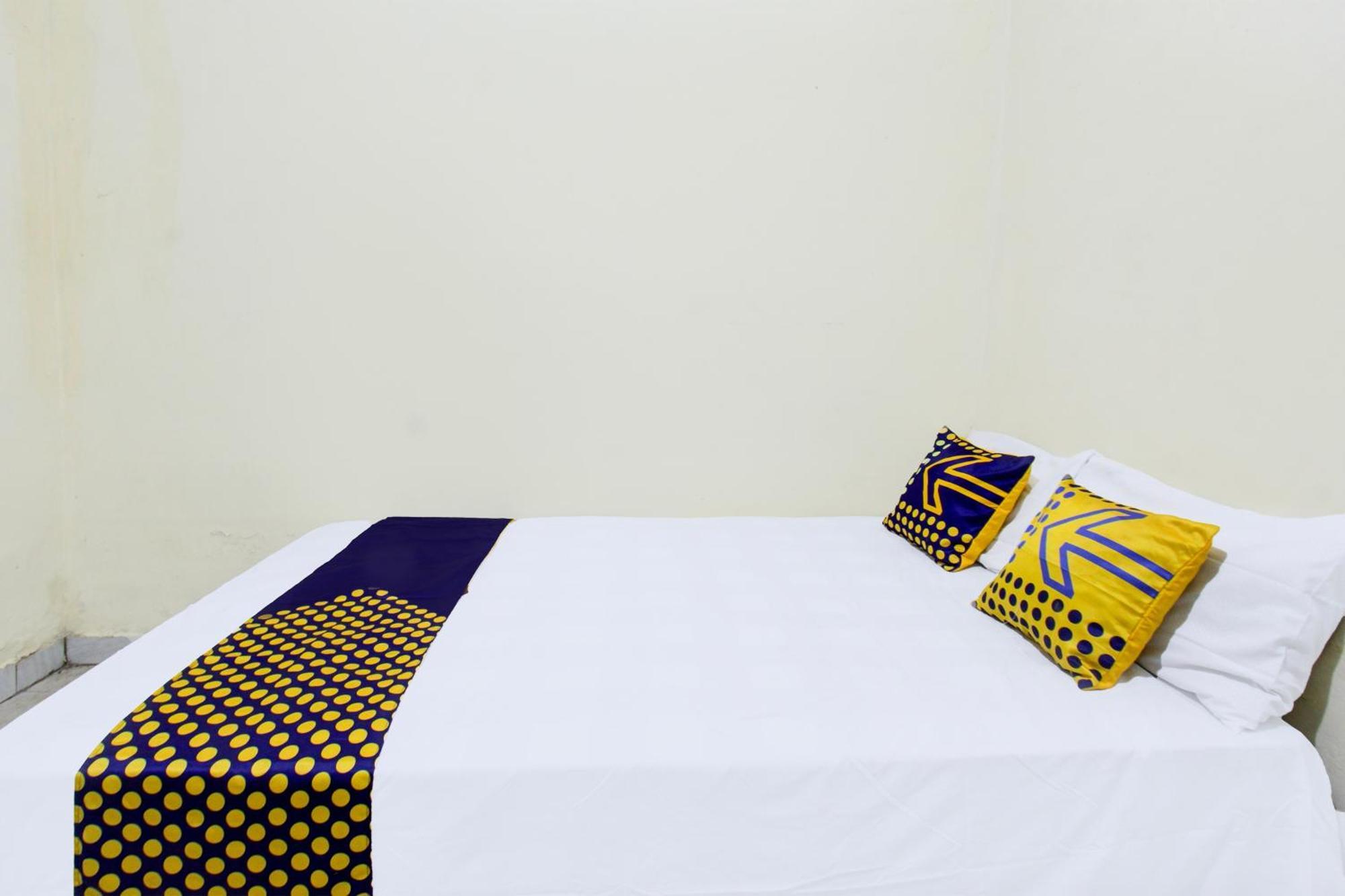 Oyo Life 93284 Kos Cendana Raya Hotel Mataram Buitenkant foto